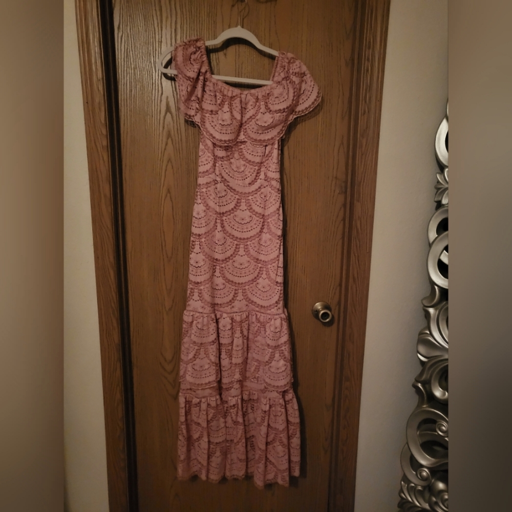 Gianni Bini Laney tiered lace dress